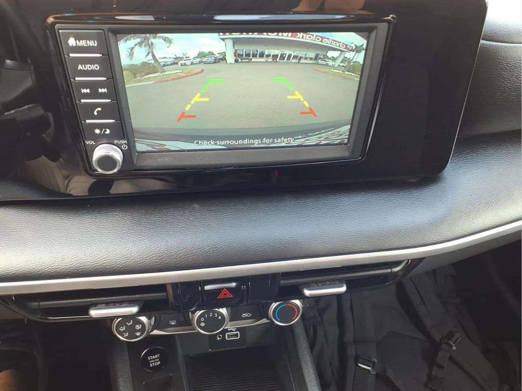 Used 2025 Nissan Kicks S image 15