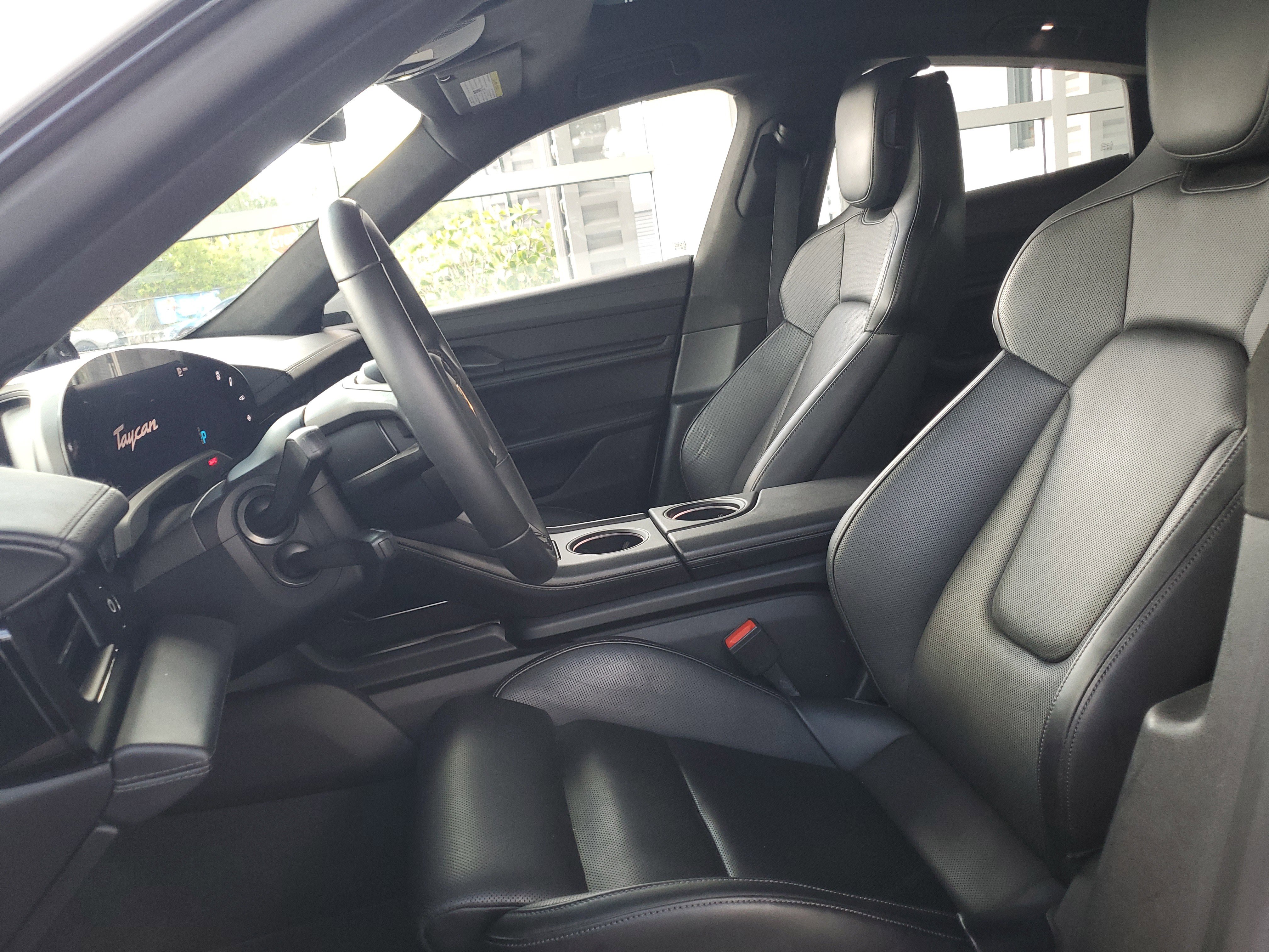 Used 2022 Porsche Taycan GTS image 11