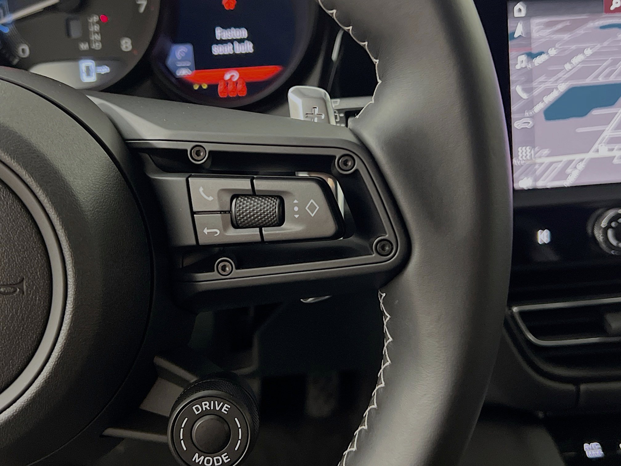 Used 2025 Porsche Macan Turbo image 20