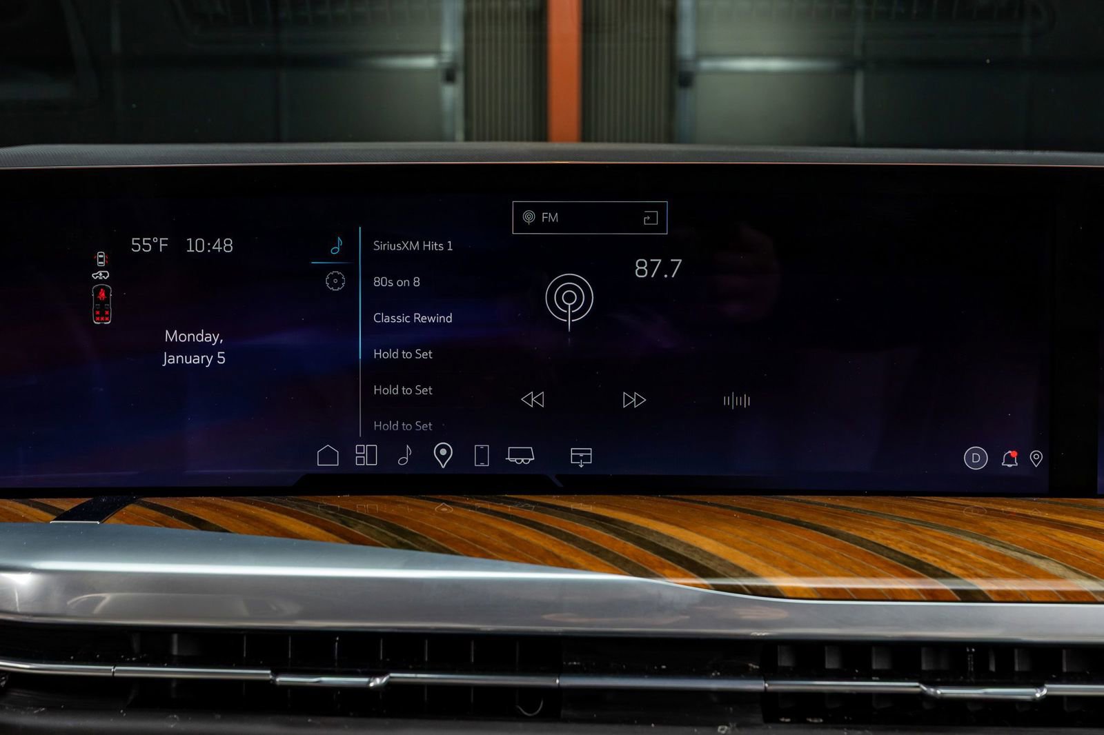 Used 2025 Cadillac Escalade ESV Sport Platinum w/ LPO, ONYX Package image 25