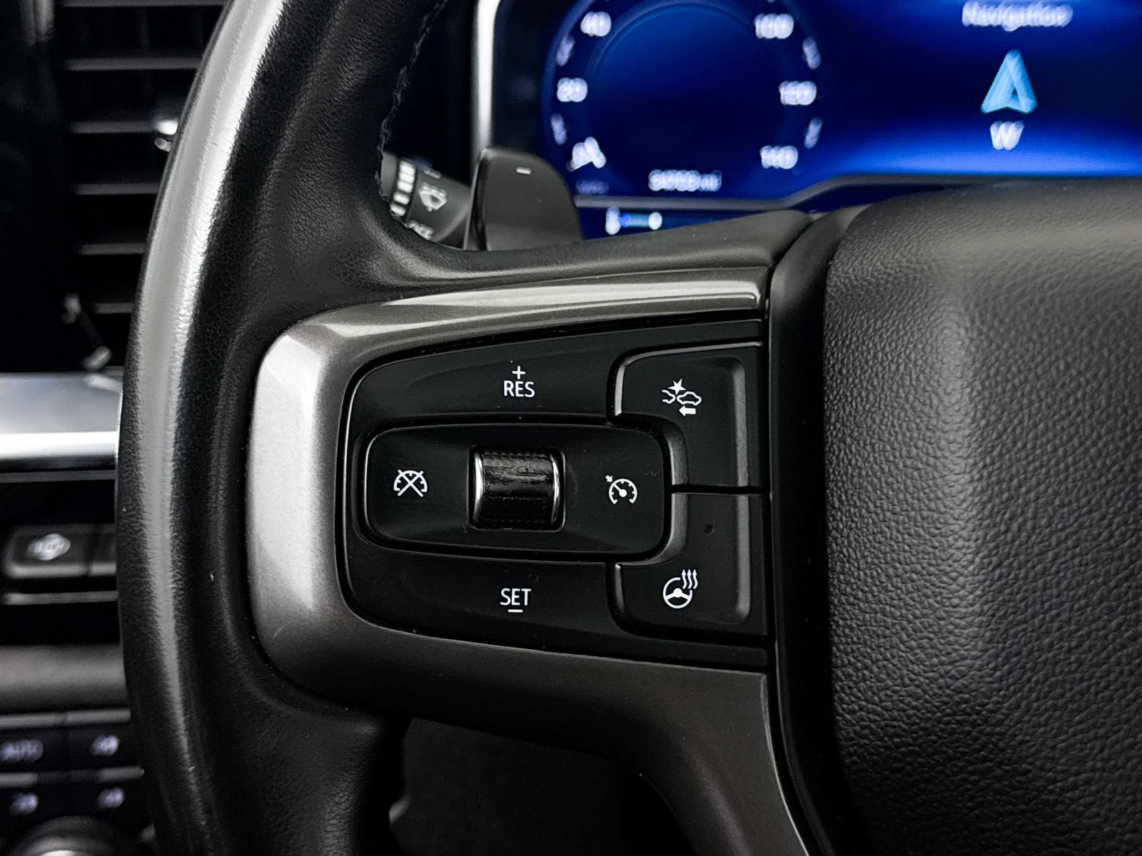 Used 2024 Chevrolet Silverado 1500 High Country w/ Technology Package AWD/4WD image 34