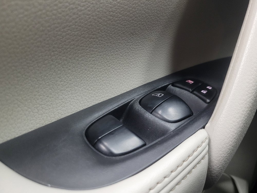Used 2020 Nissan Rogue Sport SL FWD image 27