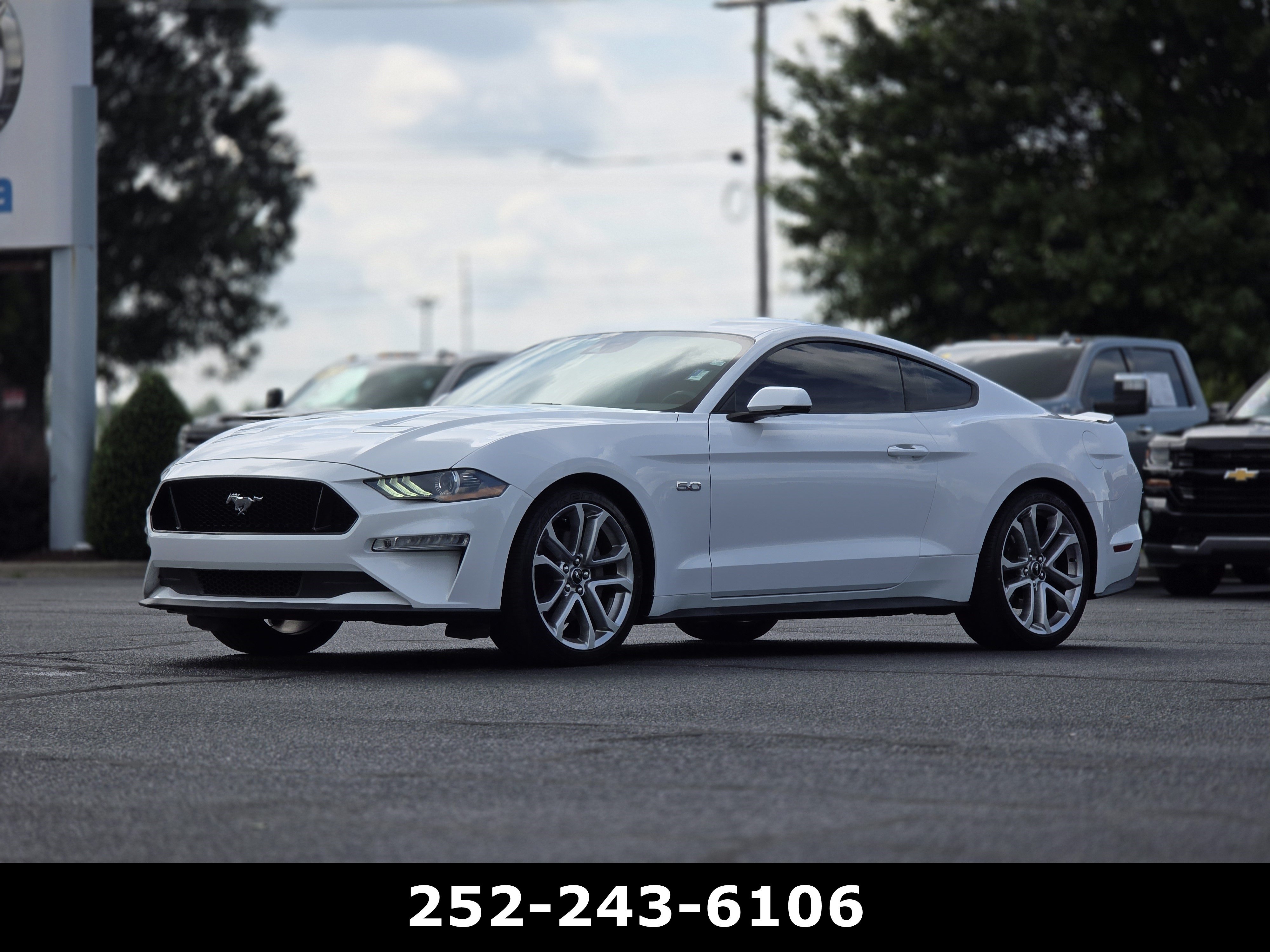 Used 2022 Ford Mustang GT Premium w/ Equipment Group 401A RWD image 3