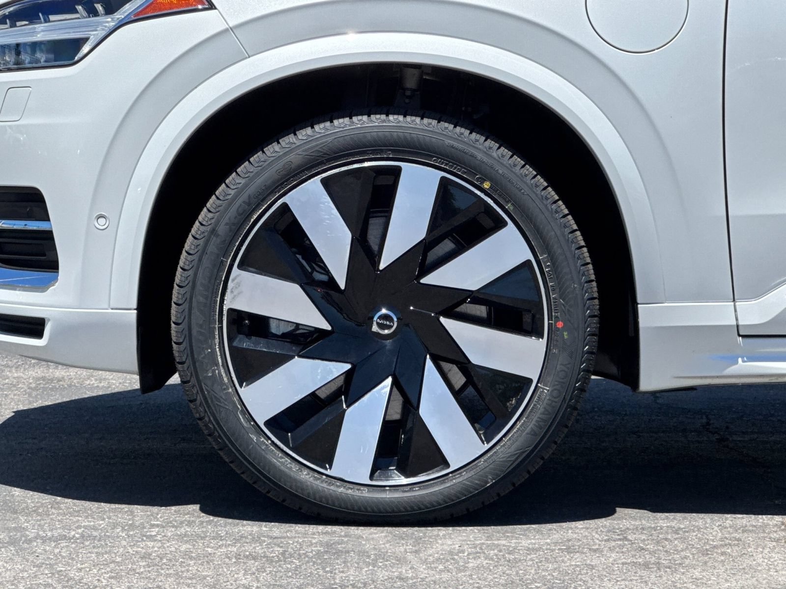 Certified 2023 Volvo XC90 T8 Ultimate w/ Protection Package Premier AWD/4WD image 32