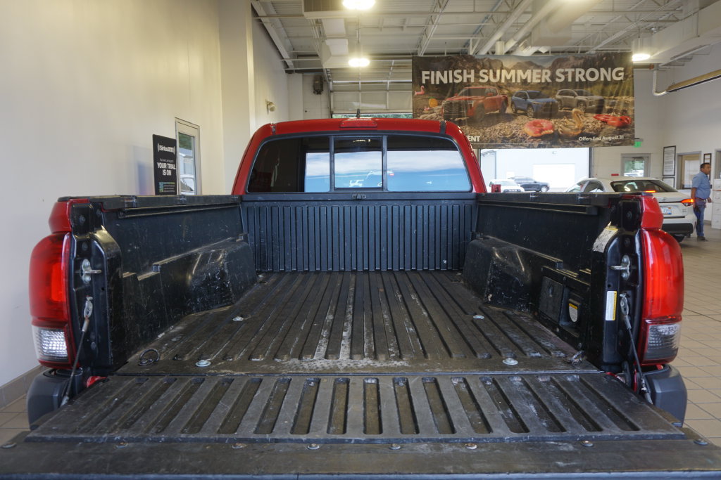 Used 2019 Toyota Tacoma TRD Sport AWD/4WD image 15