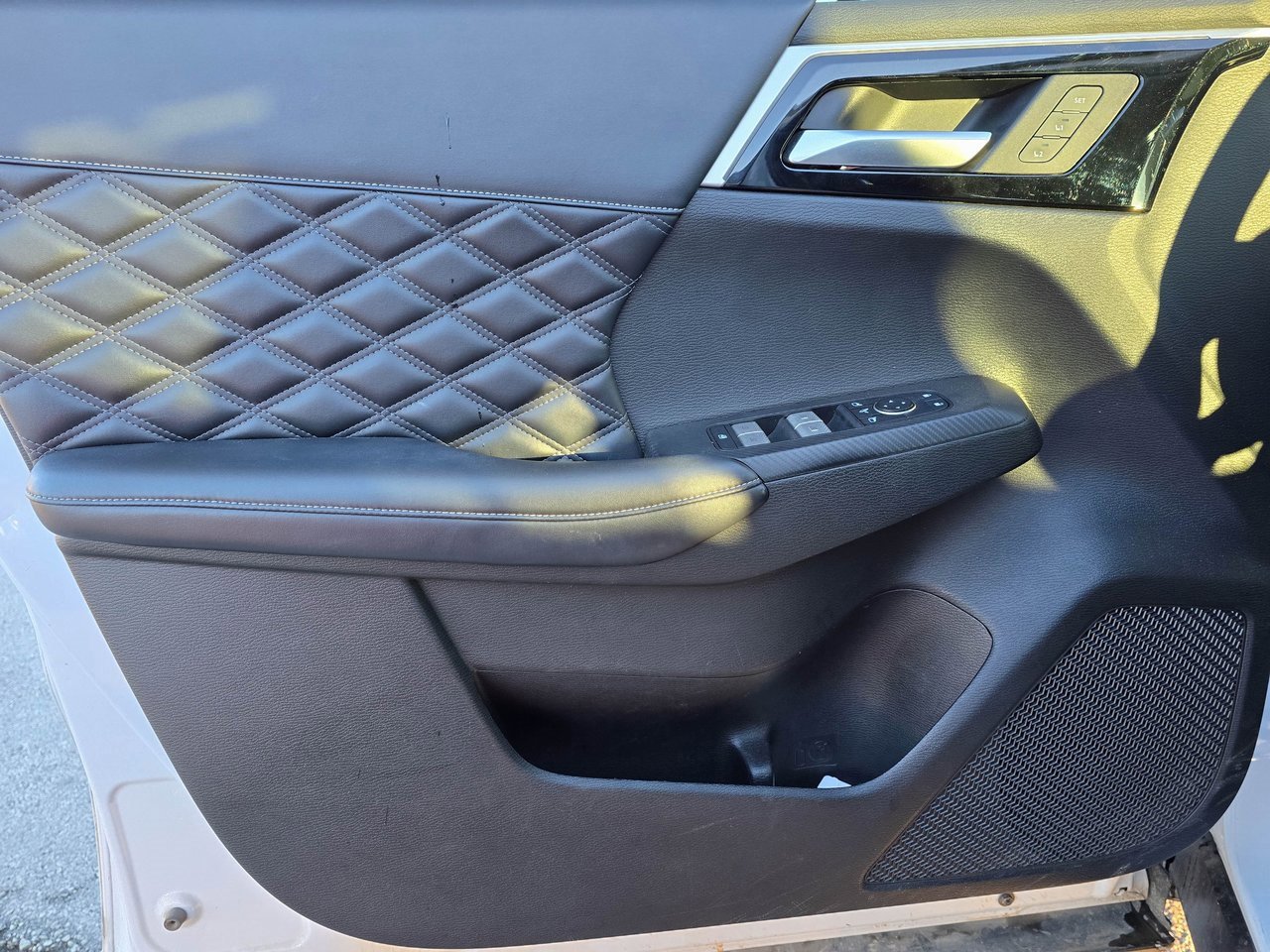 Used 2023 Mitsubishi Outlander SEL Black Edition image 8