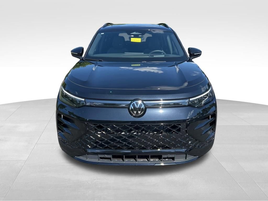 New 2026 Volkswagen Tiguan SE R-Line FWD image 3