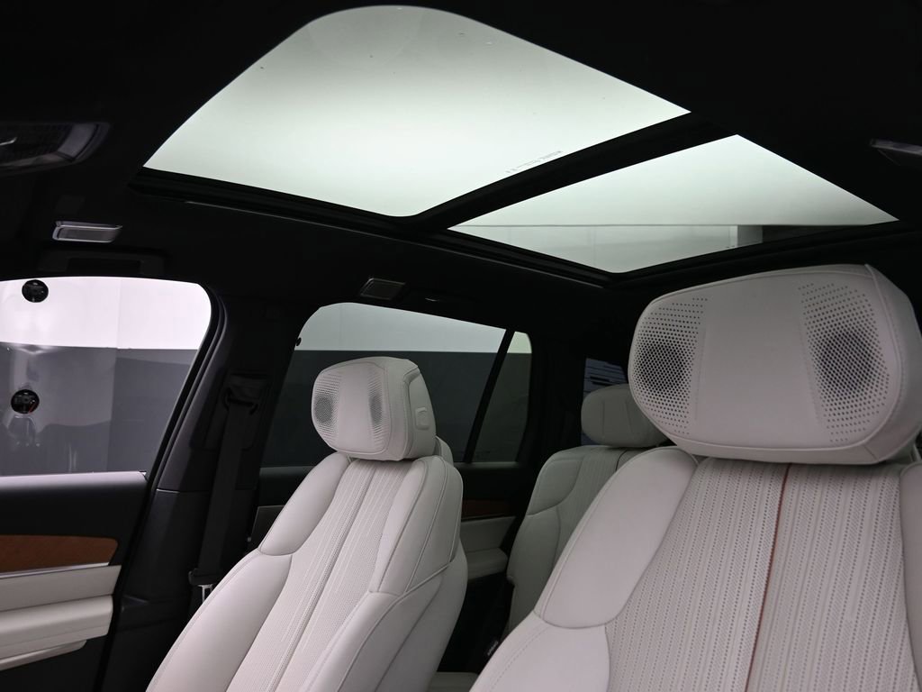 Used 2026 Cadillac Vistiq Luxury w/ LPO, Floor Liner Package image 23