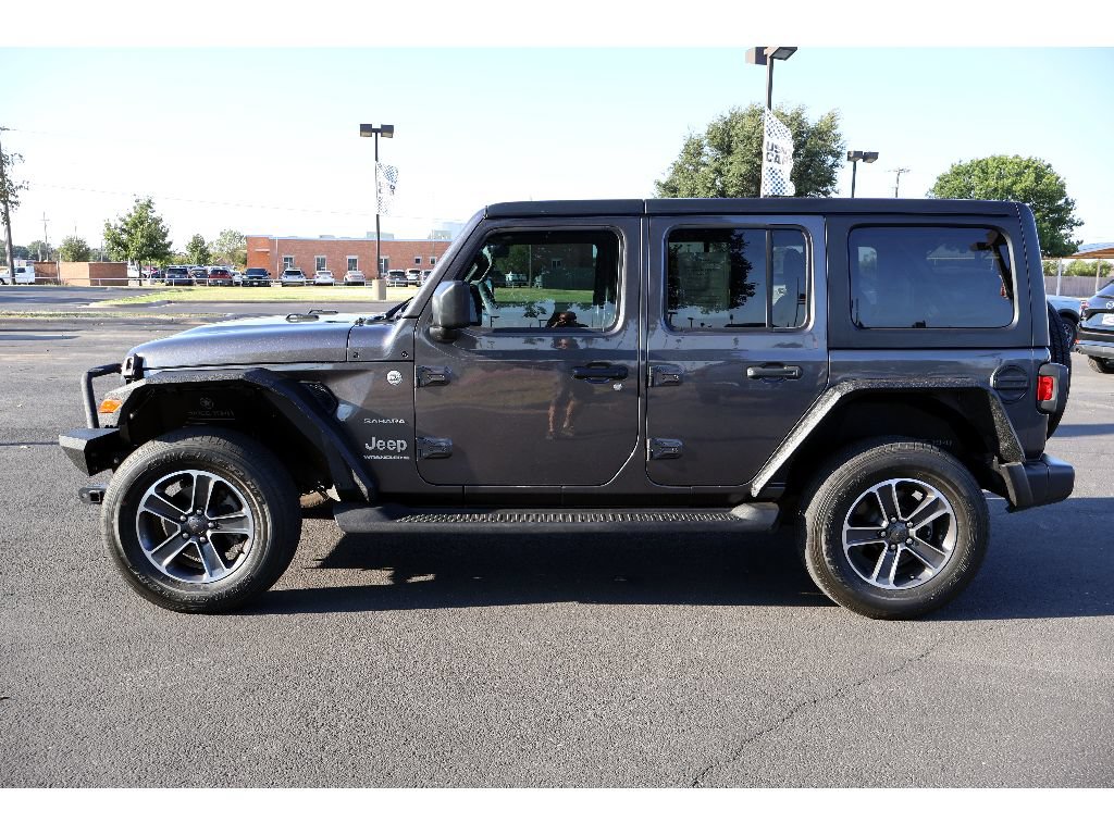 Used 2023 Jeep Wrangler Unlimited Sahara AWD/4WD image 2