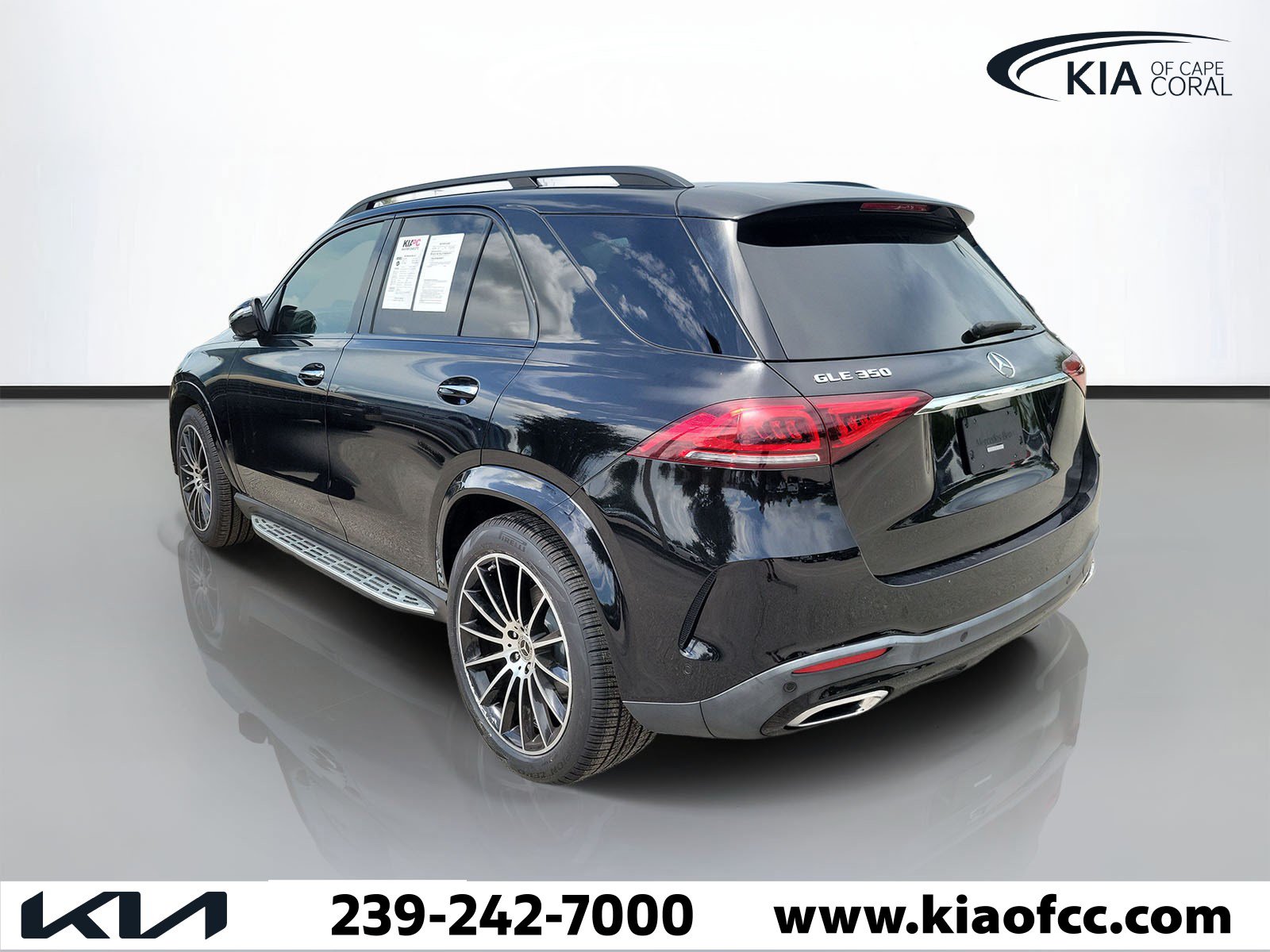 Used 2023 Mercedes-Benz GLE 350 w/ AMG Line Exterior image 4