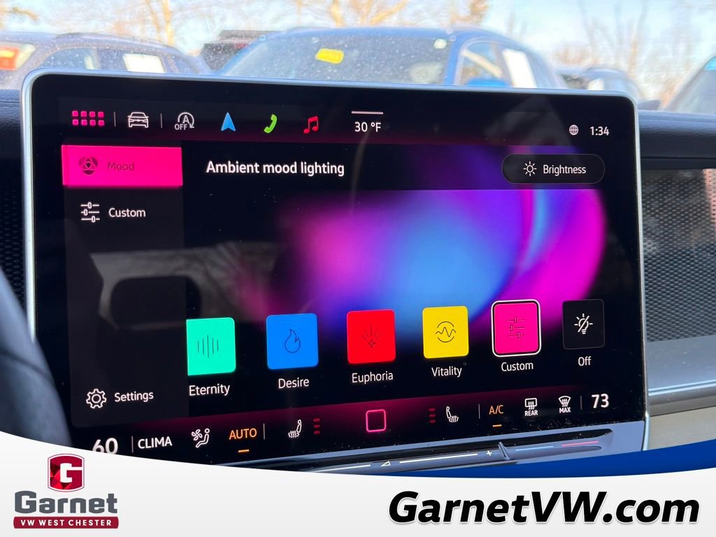 Certified 2025 Volkswagen Tiguan SE R-Line image 41