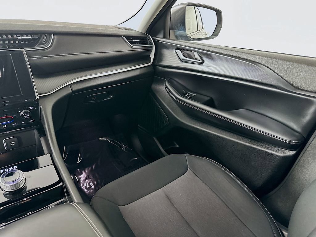 Certified 2023 Jeep Grand Cherokee Laredo image 32