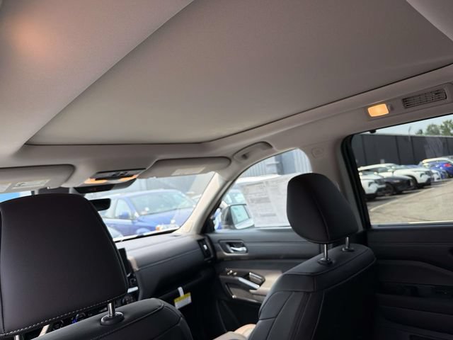 New 2026 Nissan Pathfinder Platinum AWD/4WD image 12