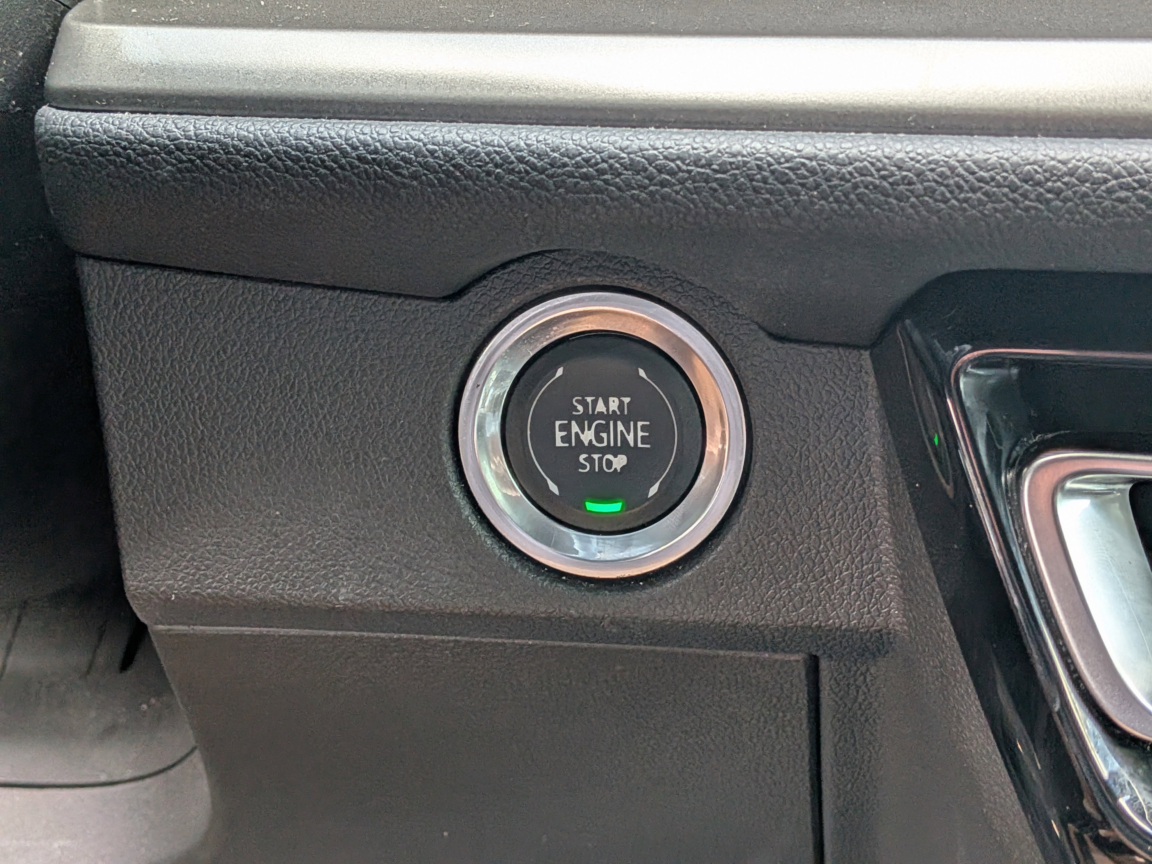 Used 2024 Chevrolet Traverse LT FWD image 30