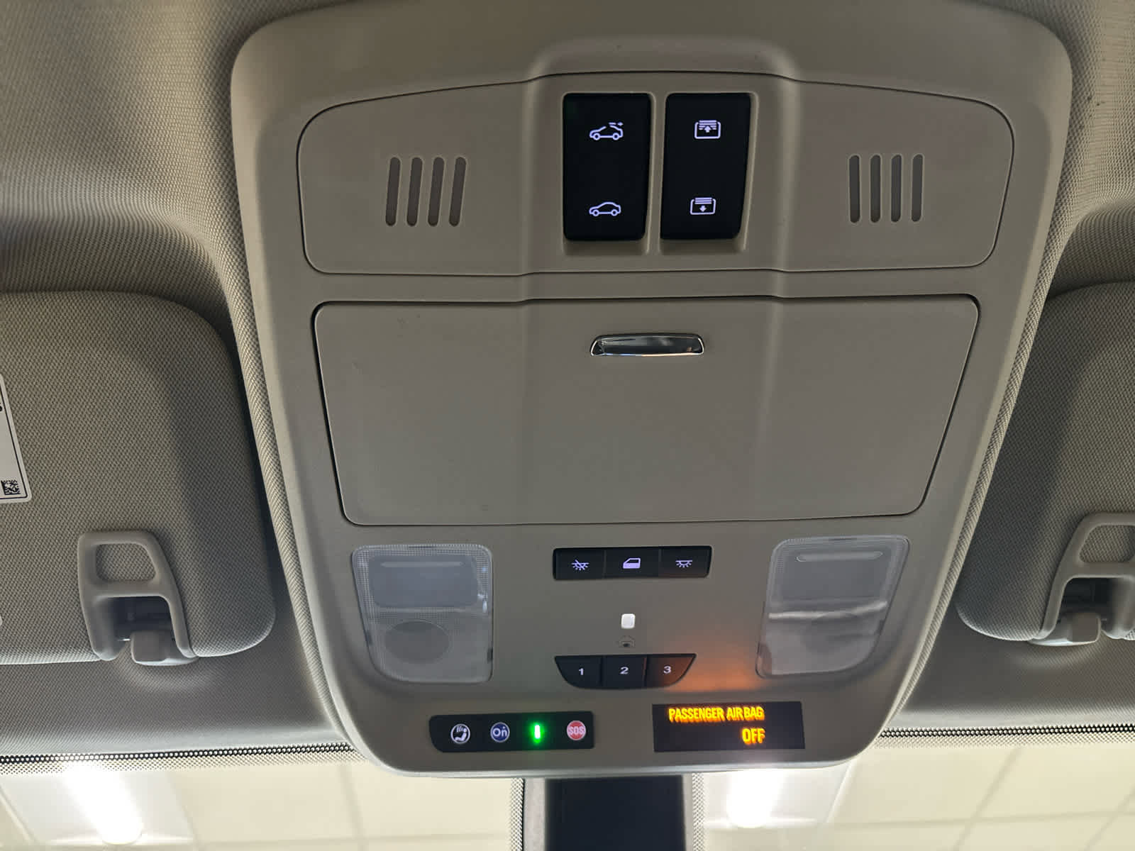 Used 2019 Buick Envision Essence image 28