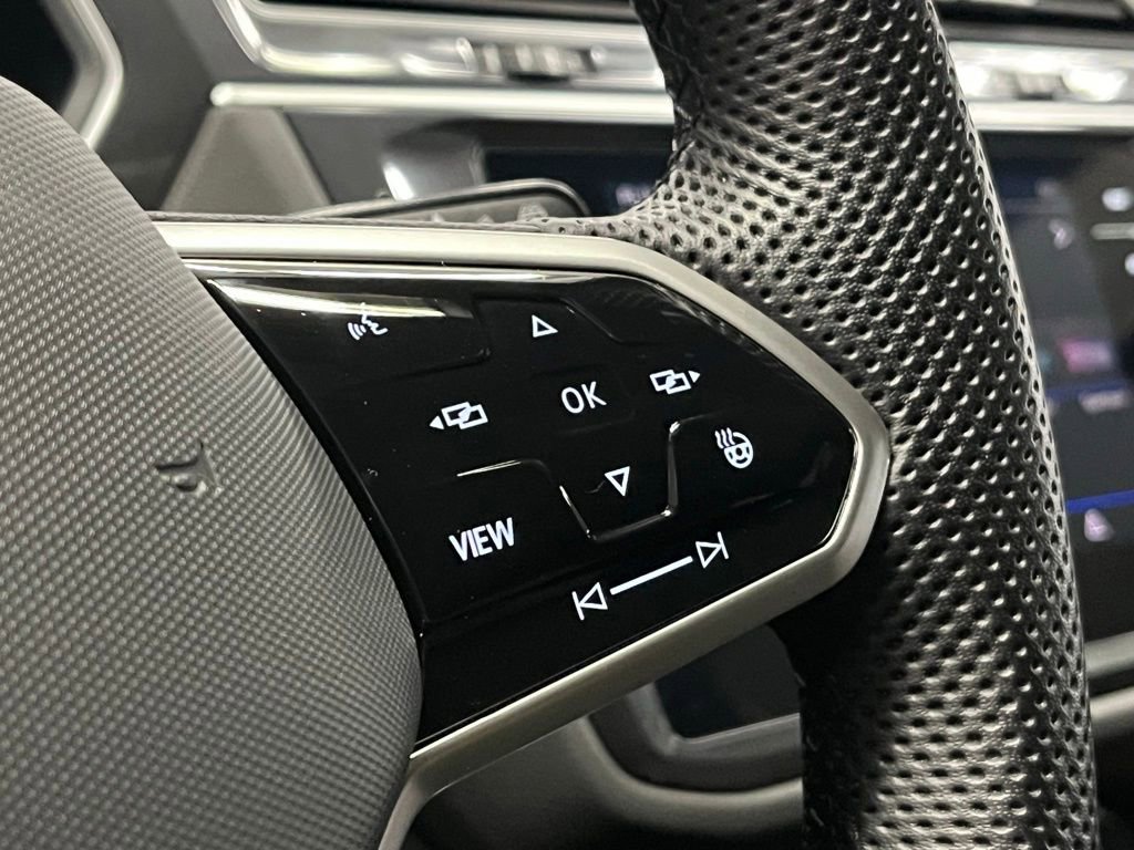Used 2024 Volkswagen Tiguan SEL R-Line image 26
