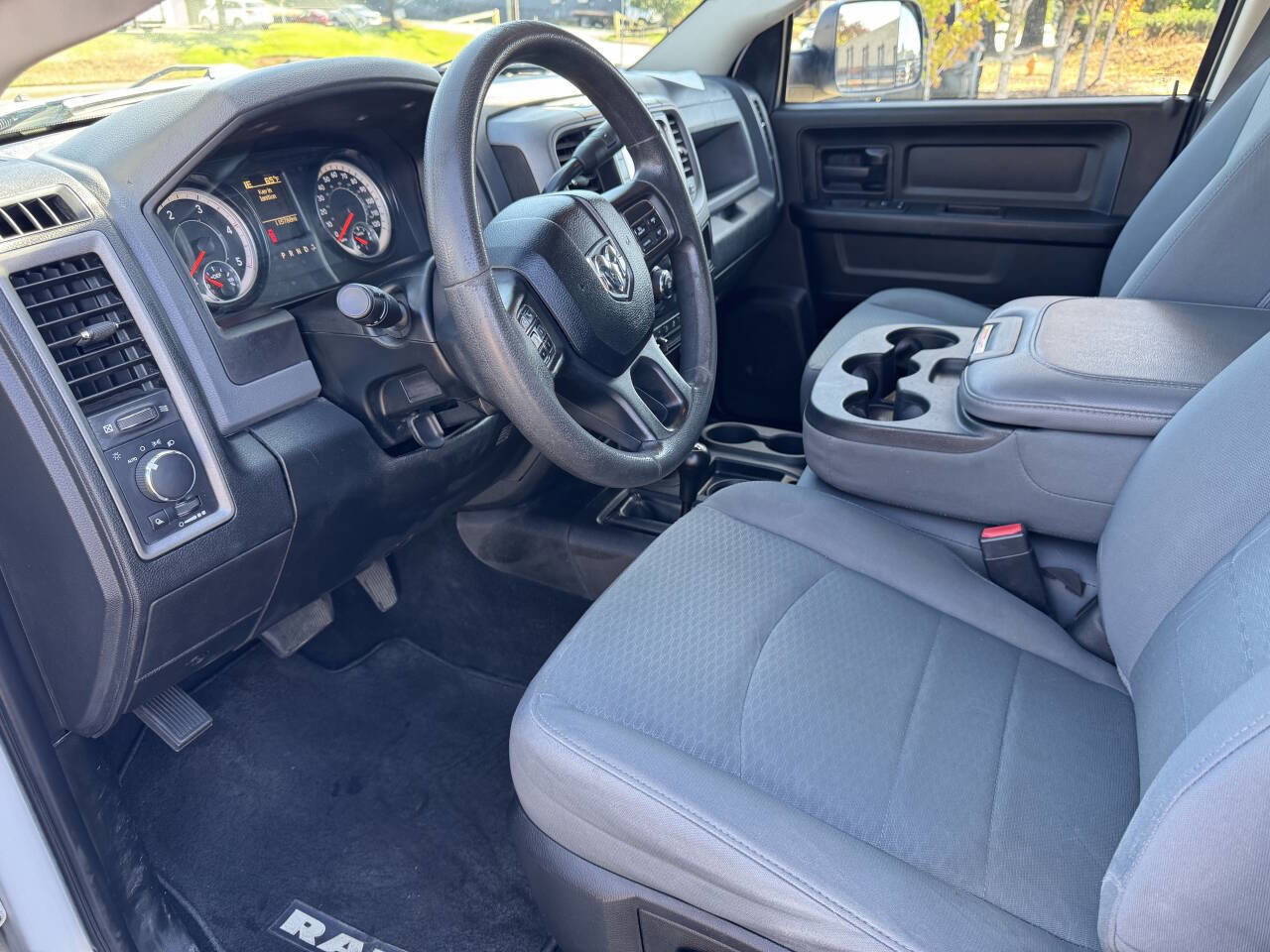 Used 2018 RAM 2500 Tradesman w/ Chrome Appearance Group image 11