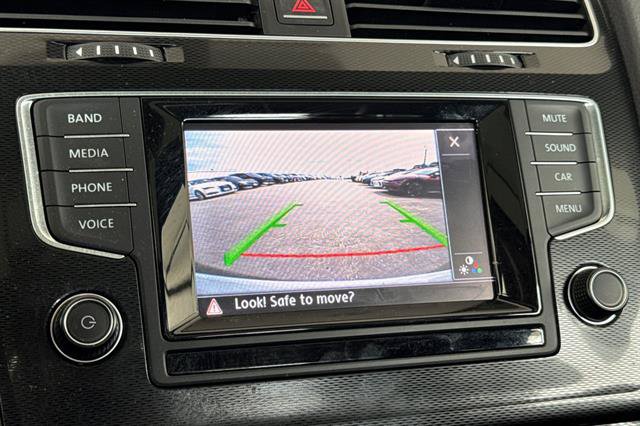 Used 2015 Volkswagen GTI SE w/ Lighting Package (SEL) FWD image 21
