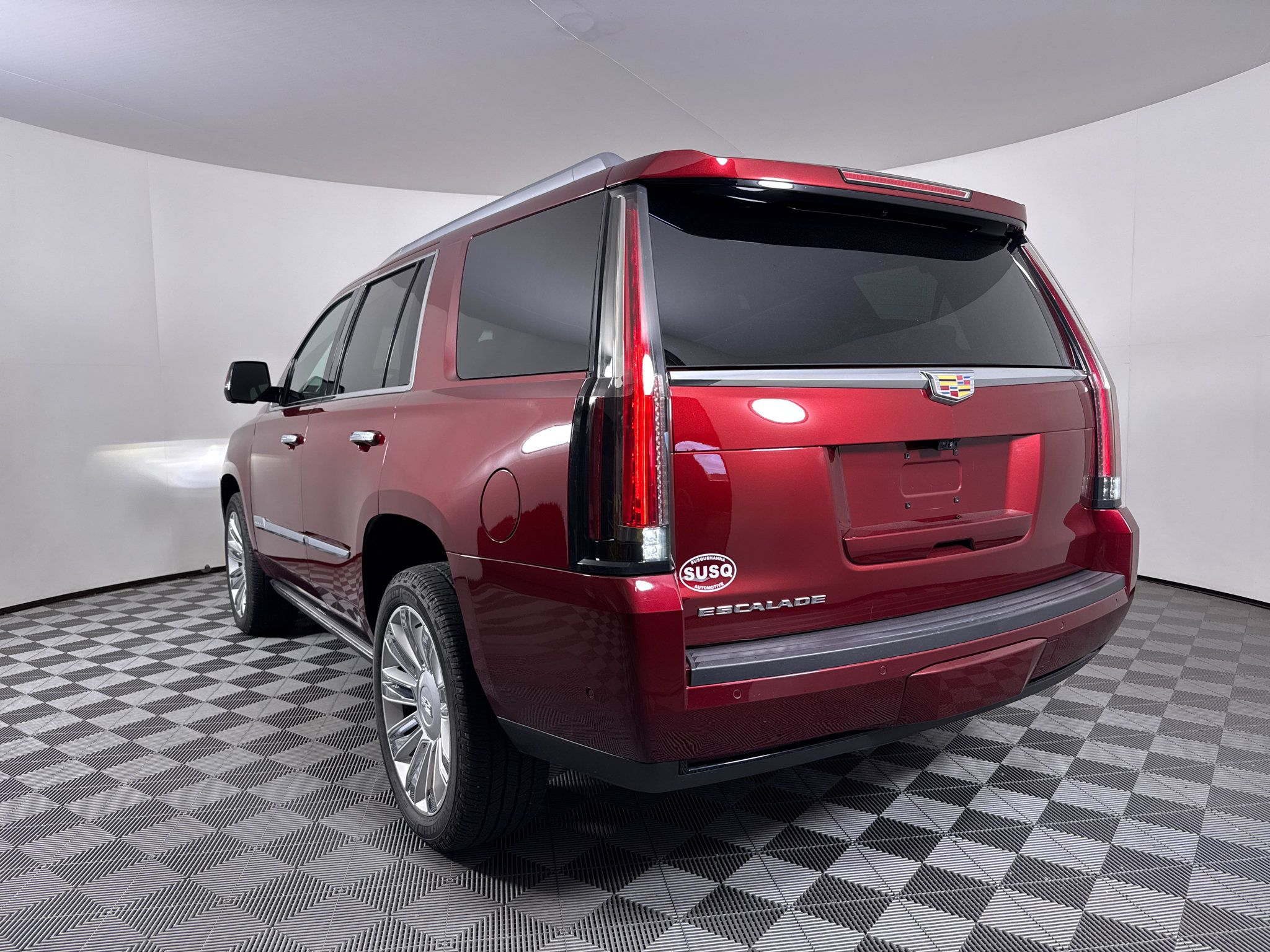 Used 2018 Cadillac Escalade Platinum AWD/4WD image 15