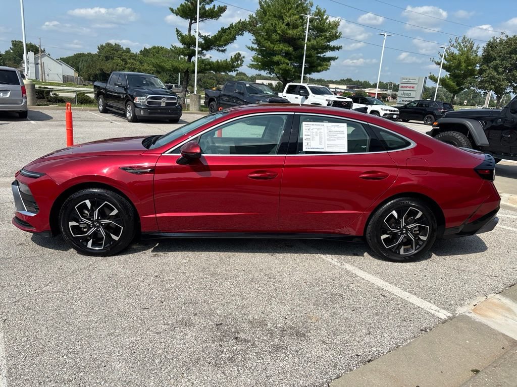 Used 2025 Hyundai Sonata SEL FWD image 17