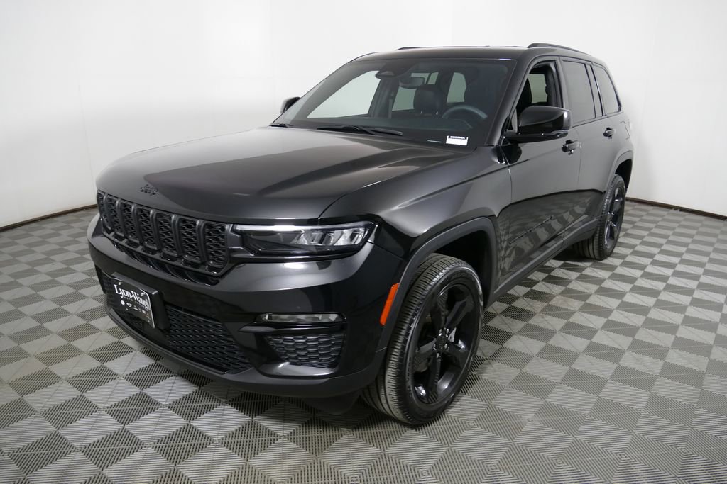 Used 2024 Jeep Grand Cherokee Limited w/ Black Appearance Package image 26