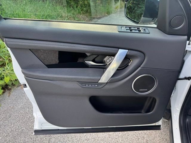 Certified 2025 Land Rover Discovery Sport S AWD/4WD image 8