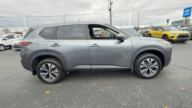 Used 2022 Nissan Rogue SV image 9
