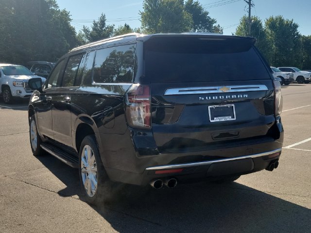 Used 2022 Chevrolet Suburban High Country AWD/4WD image 4