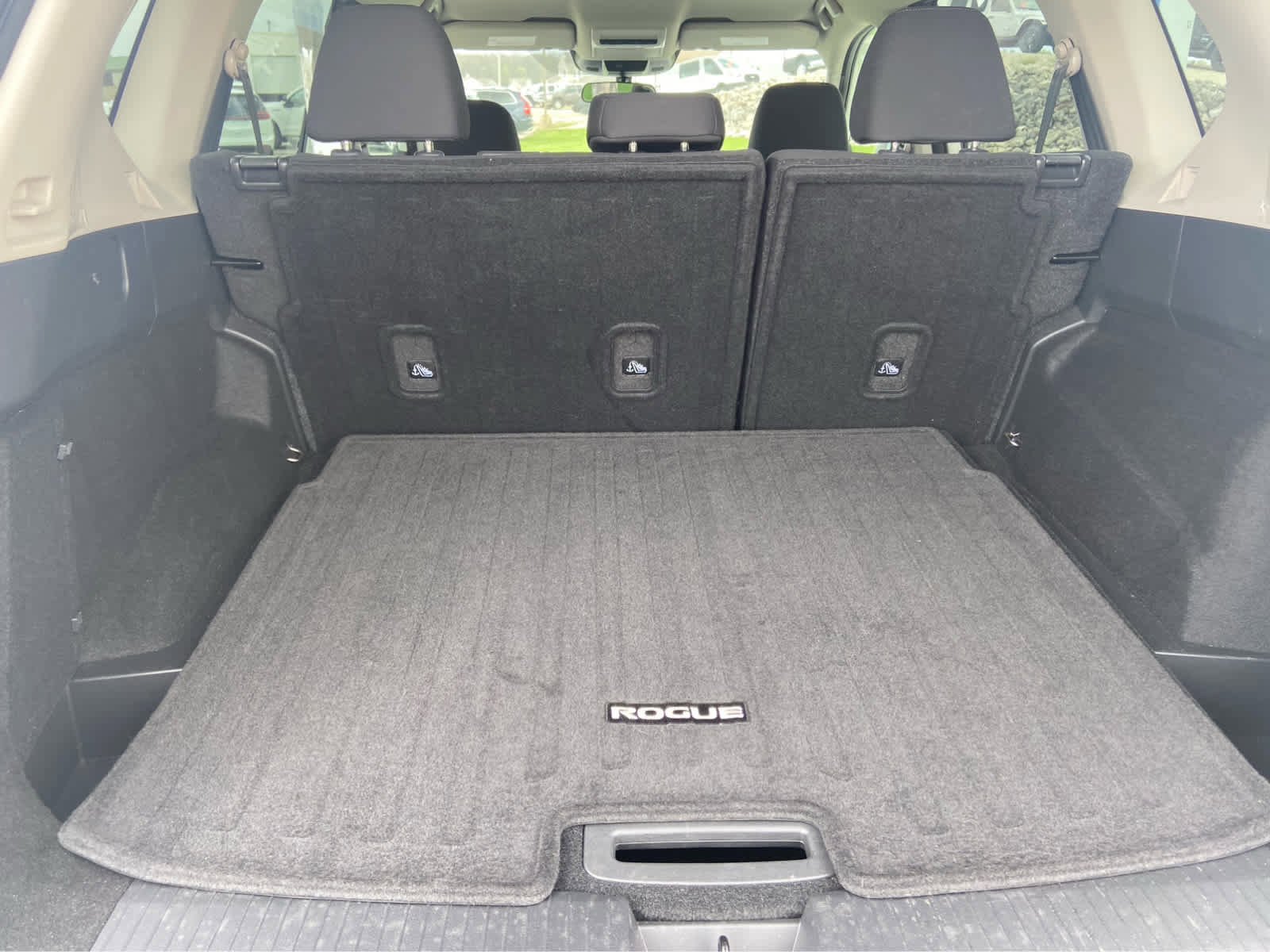 Used 2023 Nissan Rogue S image 8