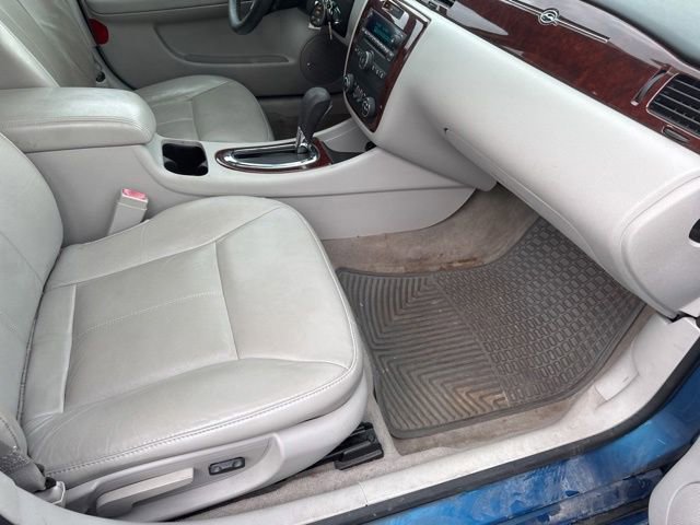 Used 2010 Chevrolet Impala LT w/ Luxury Edition Package FWD image 15