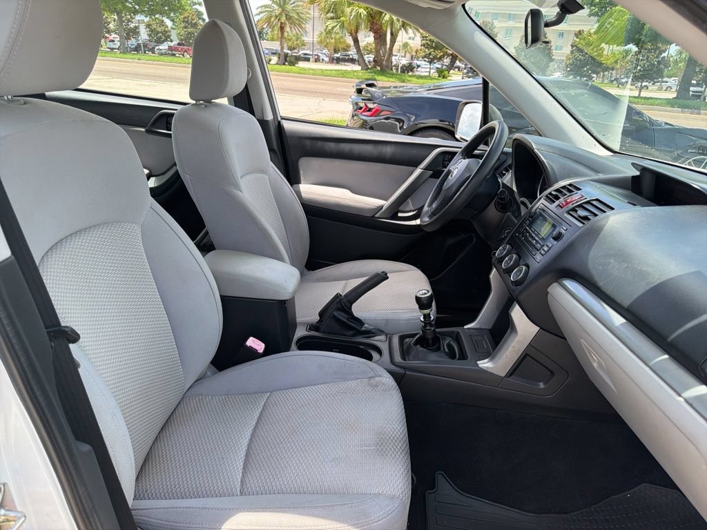 Used 2014 Subaru Forester 2.5i AWD/4WD image 16