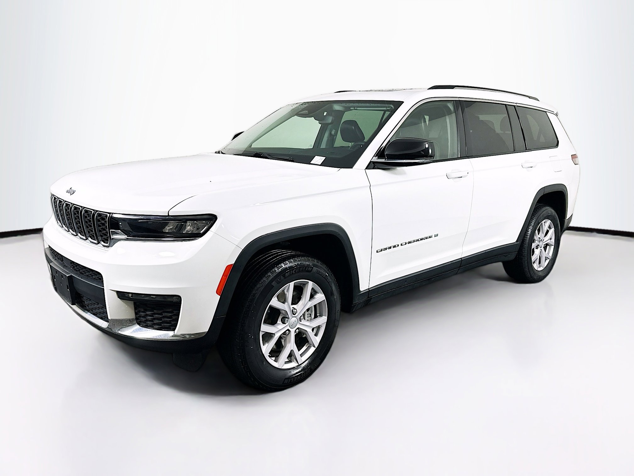 Used 2022 Jeep Grand Cherokee L Limited image 3