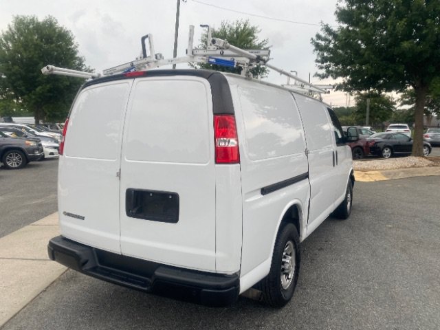 Used 2020 Chevrolet Express 3500 w/ Driver Convenience Package RWD image 4