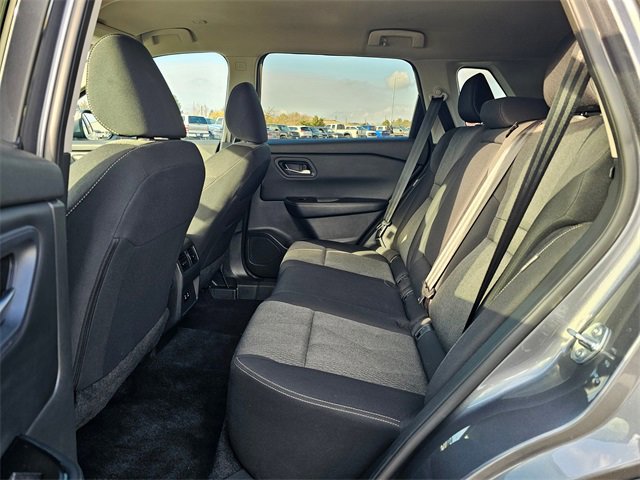 Used 2024 Nissan Rogue SV image 13