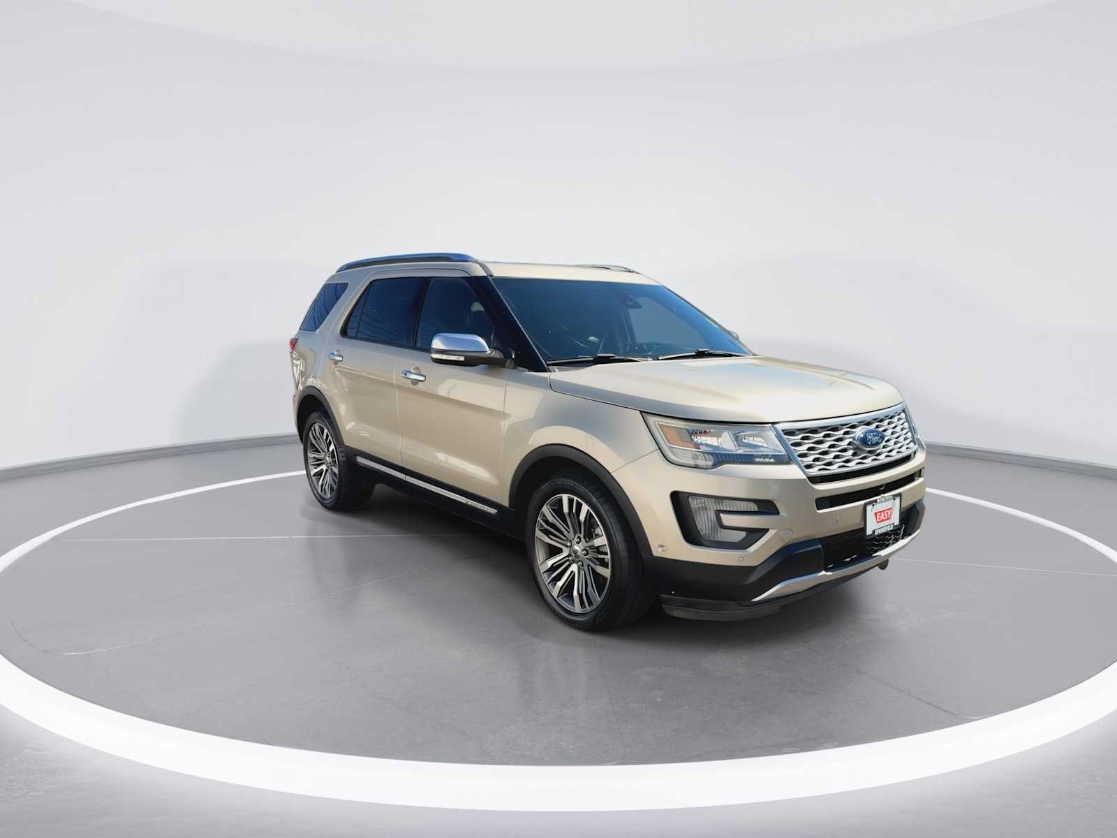 Used 2017 Ford Explorer Platinum AWD/4WD image 2
