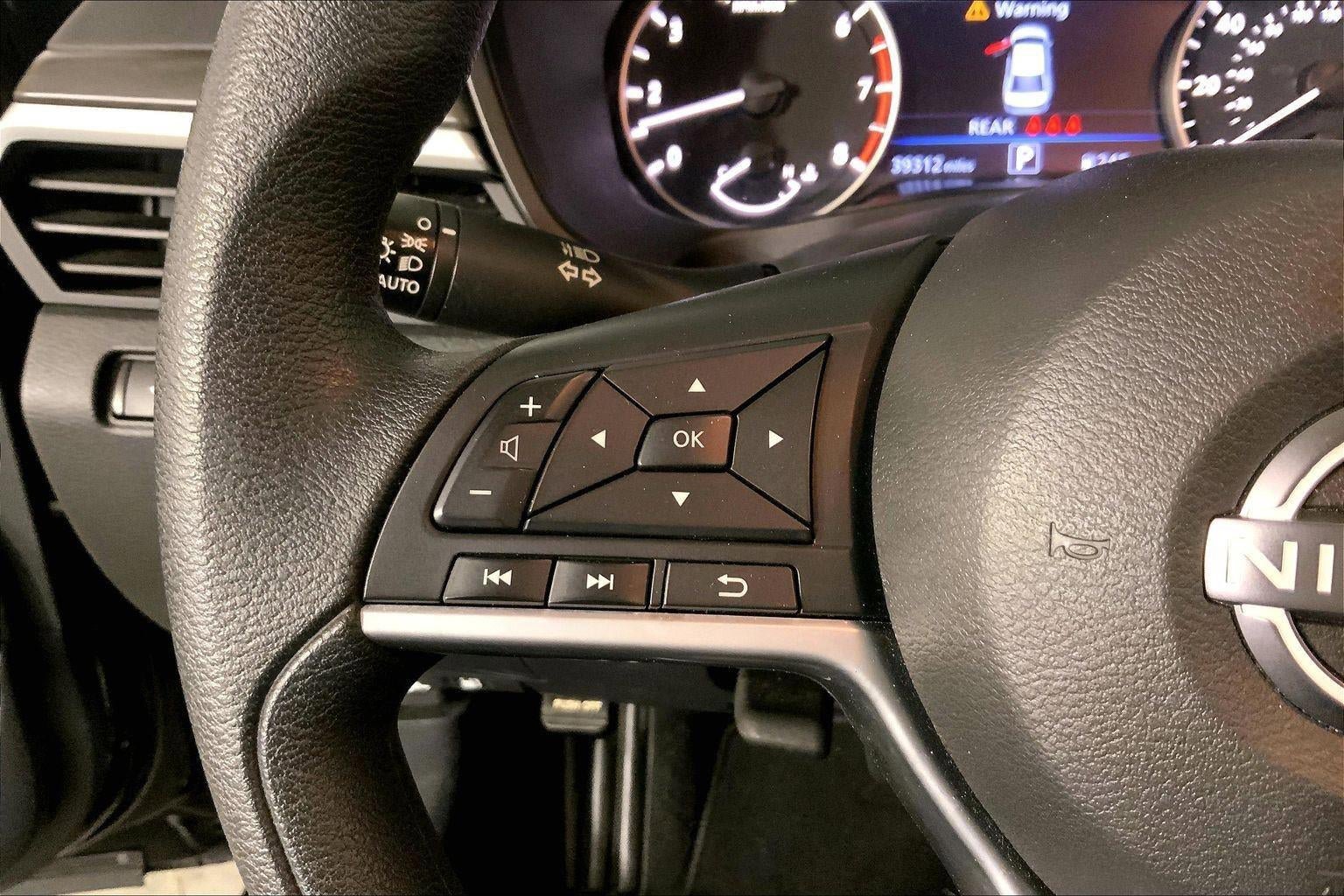 Used 2025 Nissan Altima 2.5 SV FWD image 18