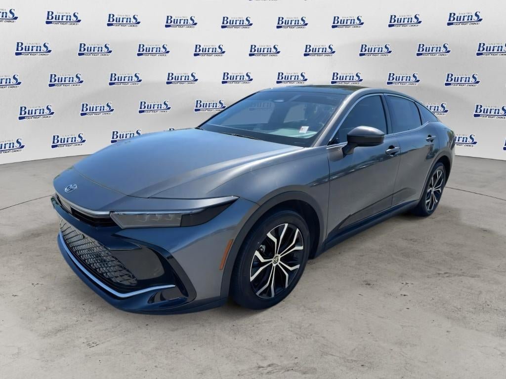 Used 2023 Toyota Crown AWD/4WD image 3