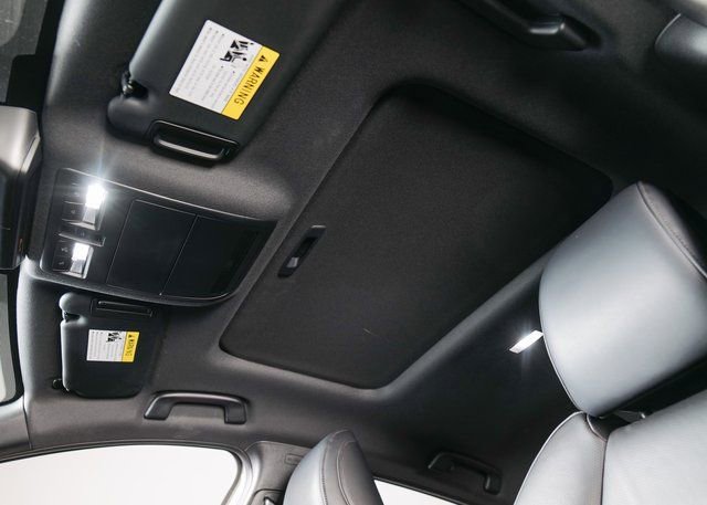 Used 2024 MAZDA MAZDA3 Hatchback w/Premium Plus Pkg image 23