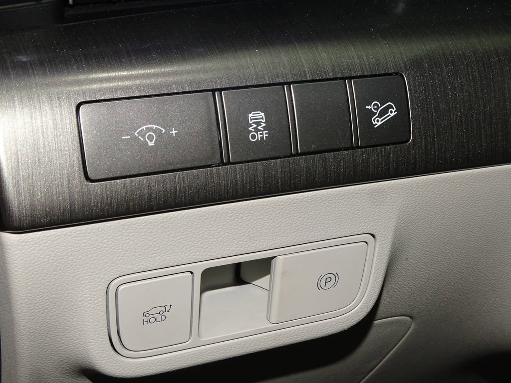 Used 2024 Hyundai Kona Limited image 20