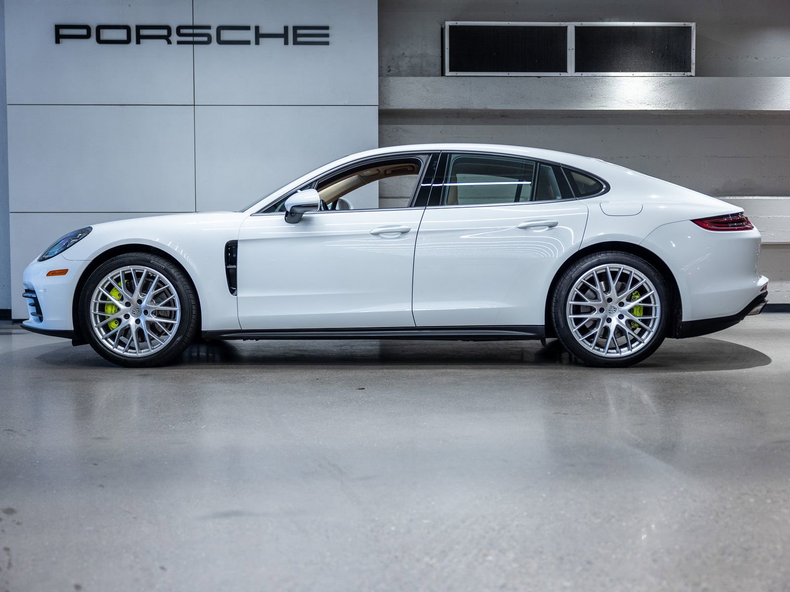 Certified 2020 Porsche Panamera 4 image 2