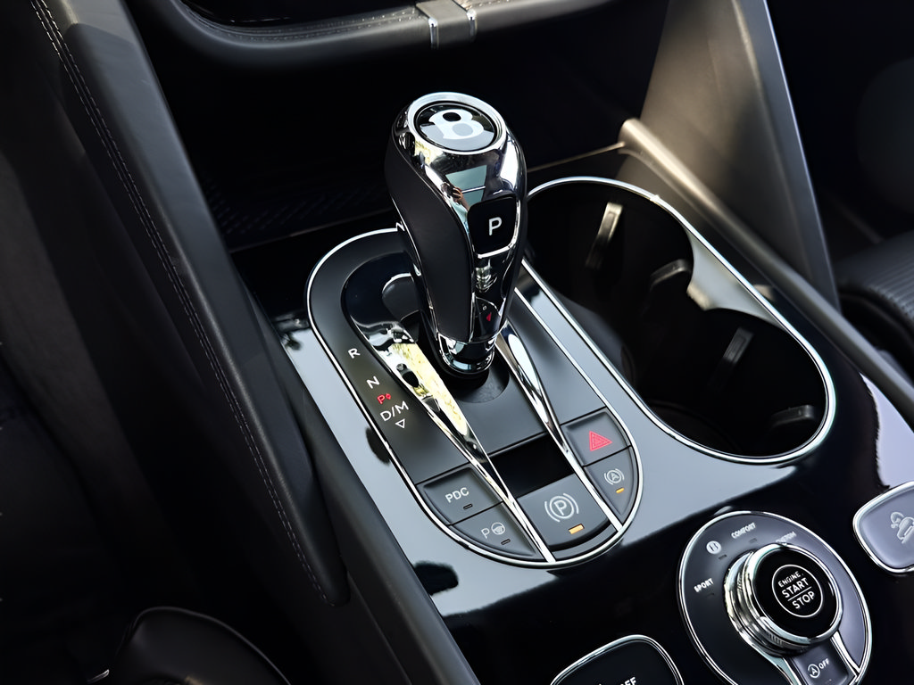 Used 2021 Bentley Bentayga AWD/4WD image 10