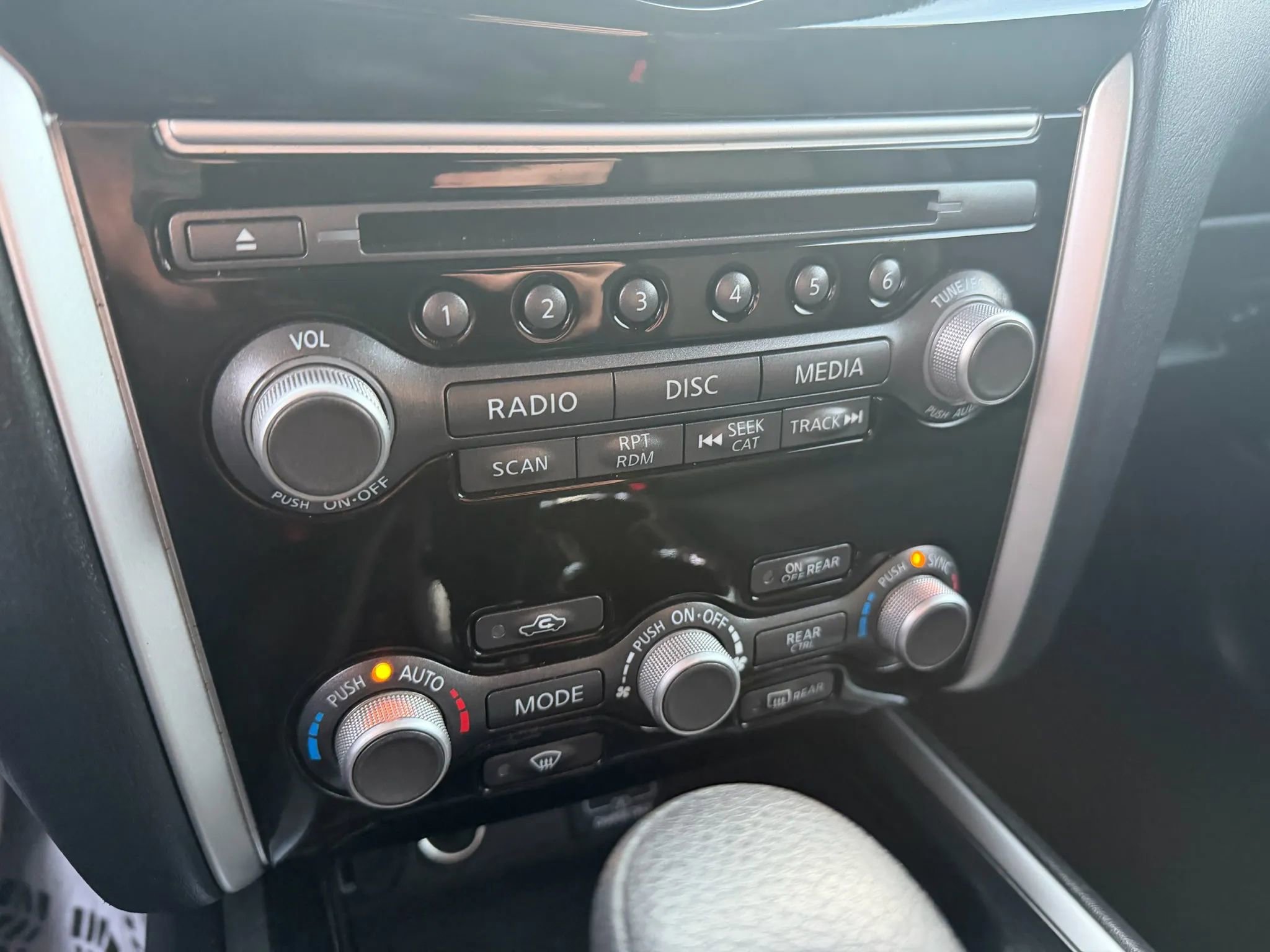 Used 2020 Nissan Pathfinder S image 17