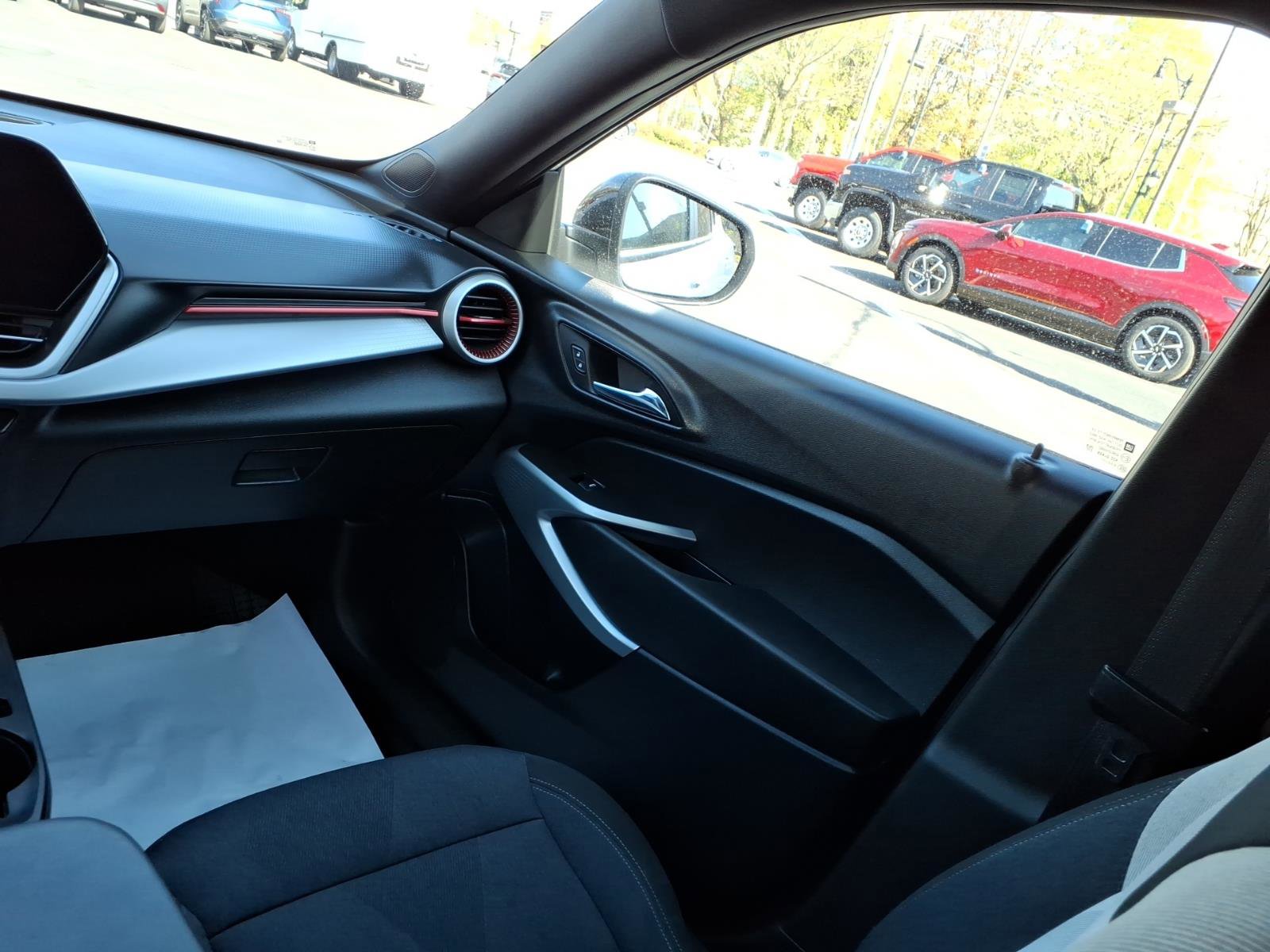 Used 2024 Chevrolet Trax RS w/ Driver Confidence Package FWD image 16