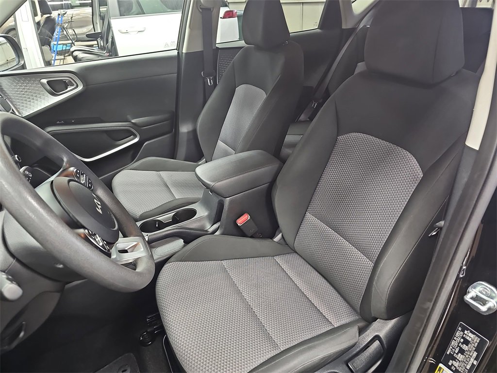 Used 2024 Kia Soul LX w/ Option Group 015 image 14