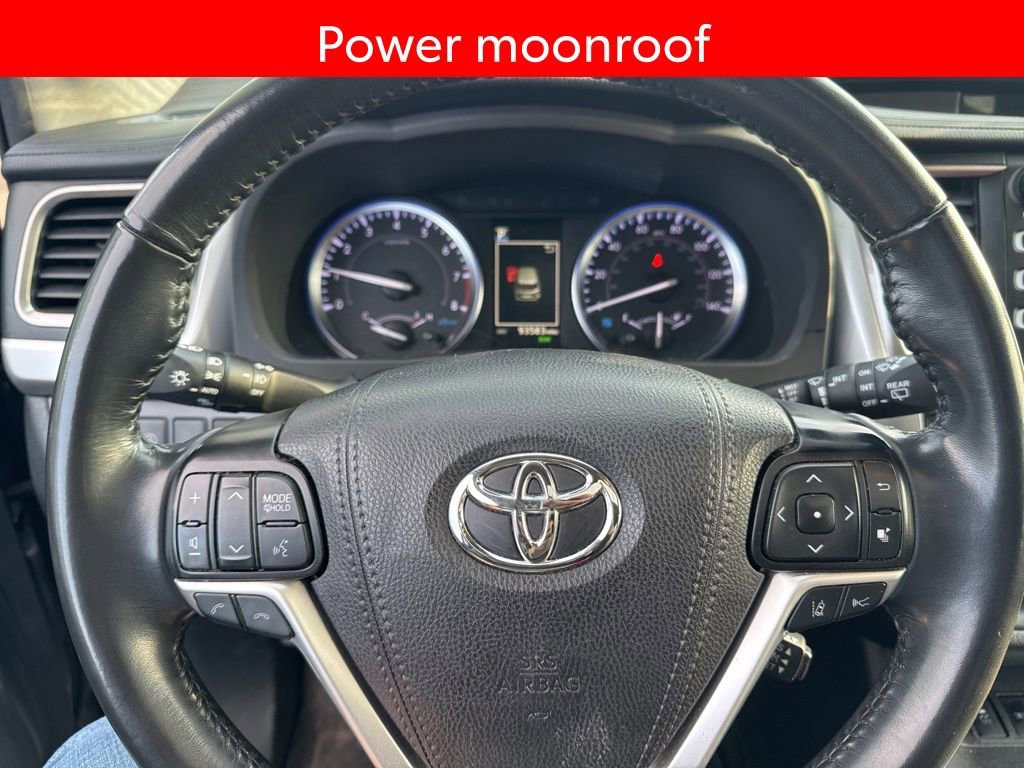 Used 2019 Toyota Highlander SE AWD/4WD image 6