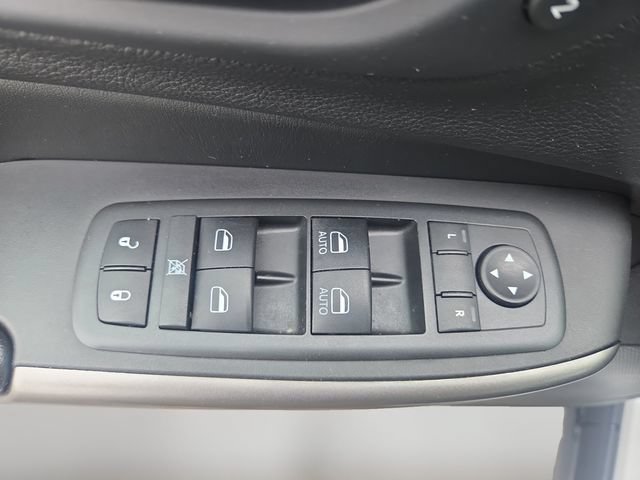 Used 2020 Jeep Cherokee Limited AWD/4WD image 17