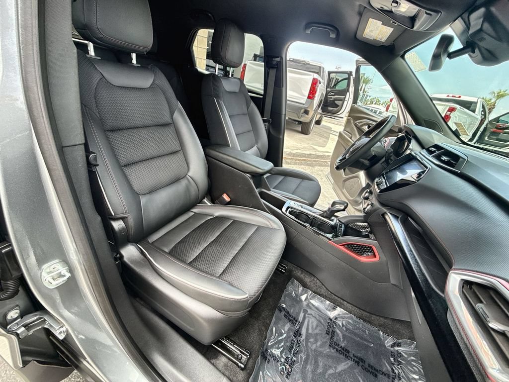 Used 2023 Chevrolet TrailBlazer RS w/ Convenience Package FWD image 18