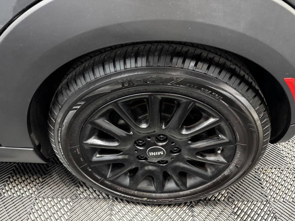 Used 2018 MINI Cooper 2-Door Hardtop w/ Signature Line Package image 20