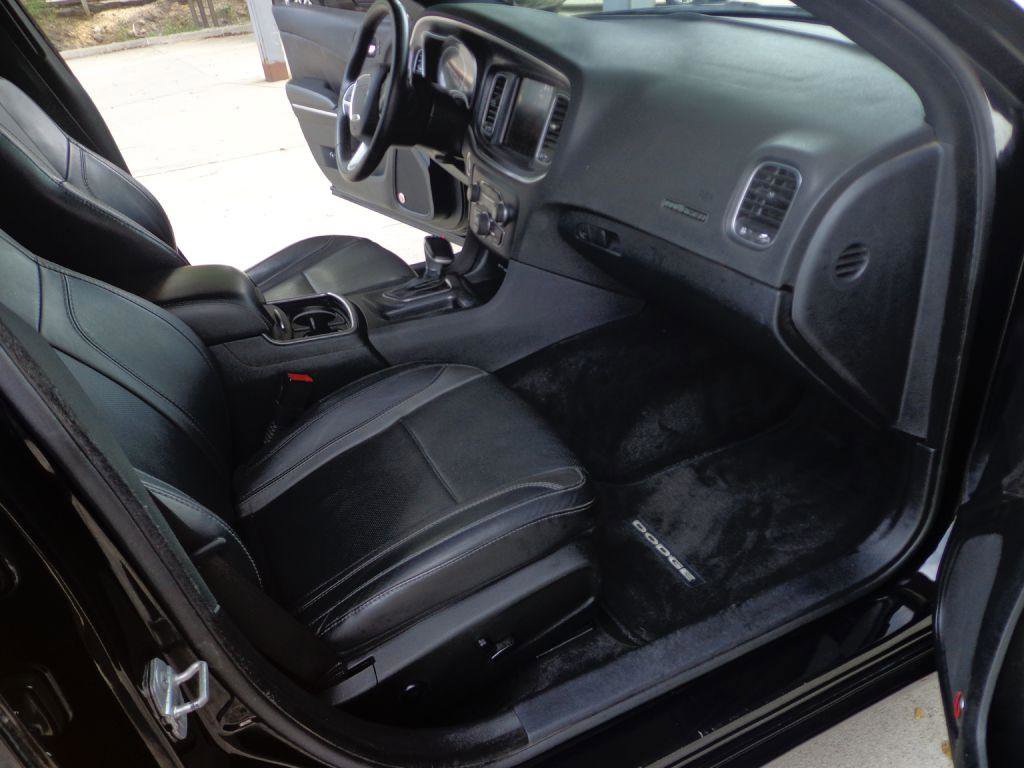 Used 2015 Dodge Charger SXT w/ AWD Plus Group image 18