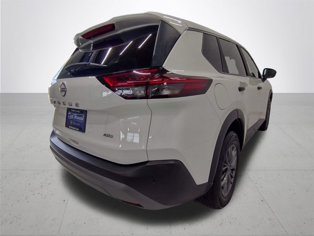Used 2023 Nissan Rogue S AWD/4WD image 13